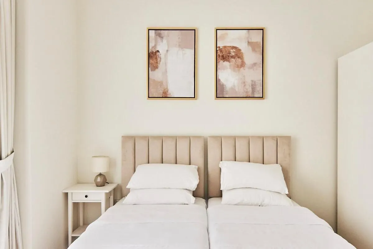 Apartment Ultimate Luxury 2Bdr Beachfront Dubai